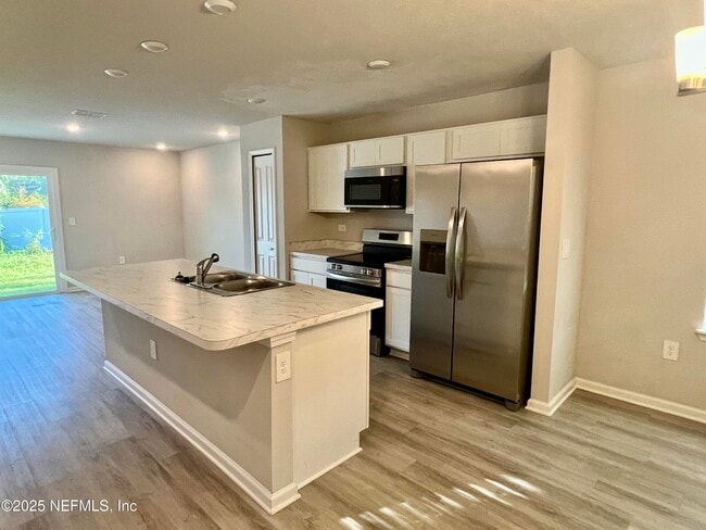 Building Photo - 845 Hartshill Pl