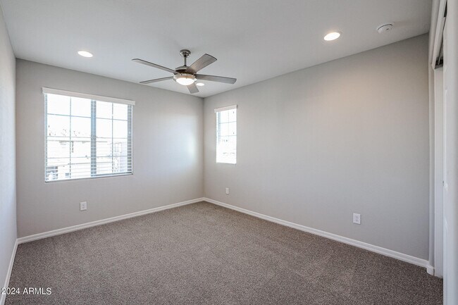 Building Photo - 8963 W Luke Ave