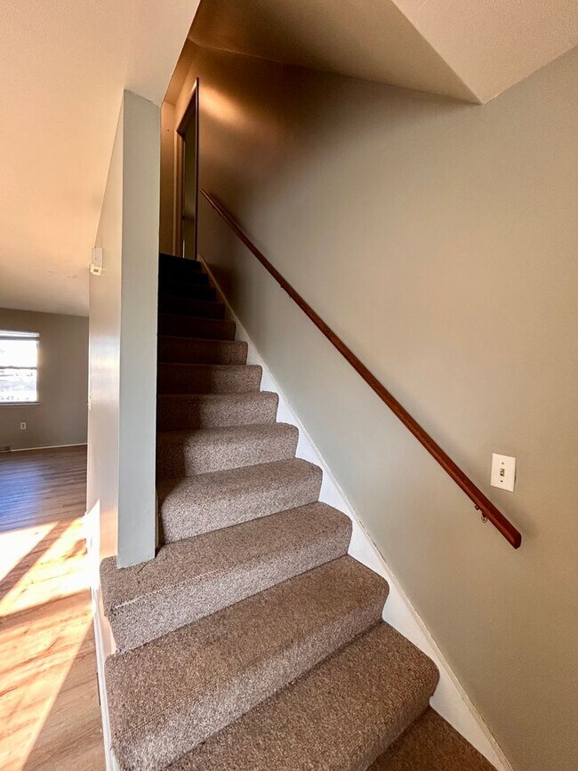 Building Photo - 20 N Poplar Ct