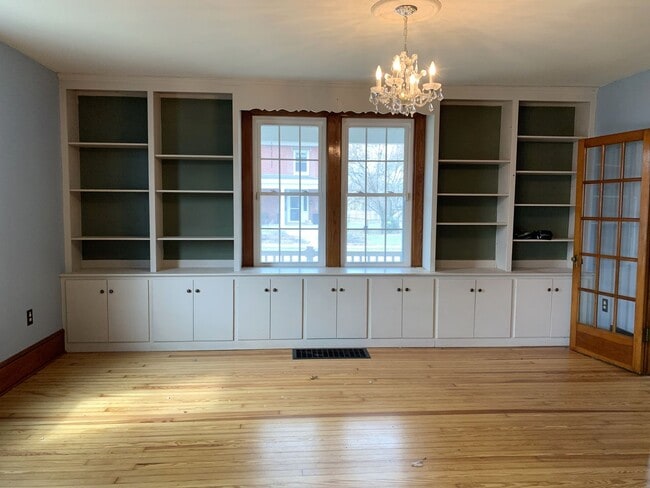Building Photo - Charming 3-Bedroom Home on Spacious Corner...