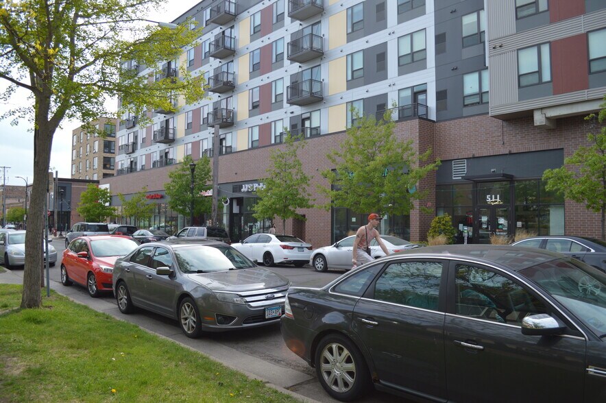 Building Photo - 1425 6th St SE