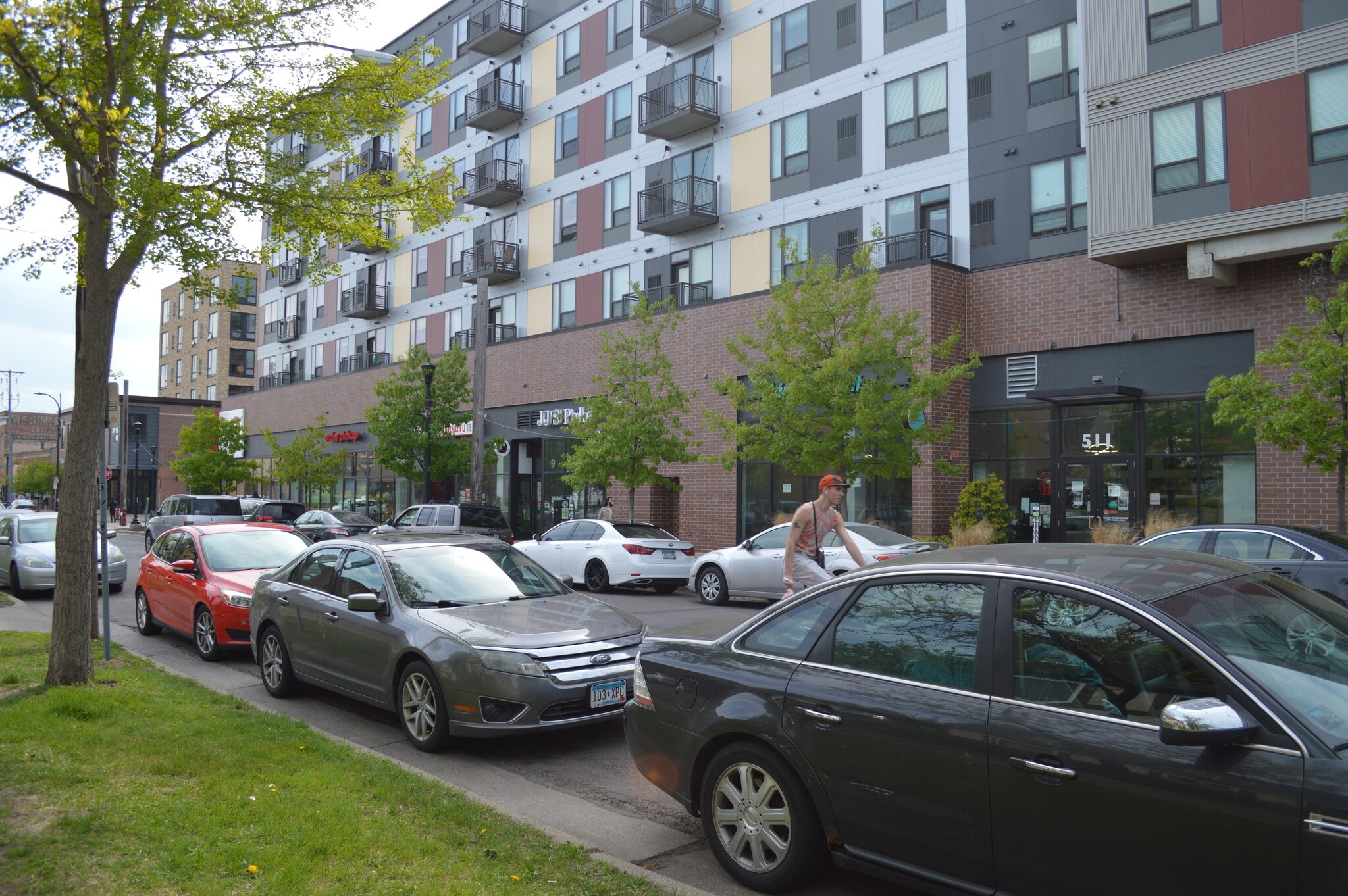 Building Photo - 1425 6th St SE
