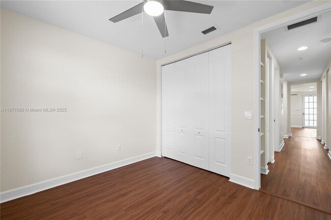 Building Photo - 433 SW 147th Ave