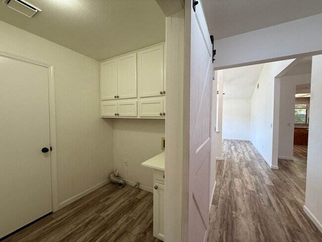 Building Photo - 243 Rio Mesa Ct