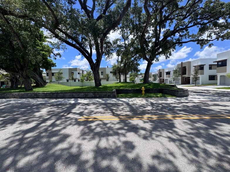 Building Photo - 5503 W Oak Way