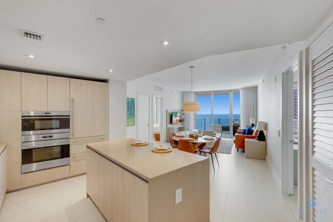 Building Photo - 4111 S Ocean Dr