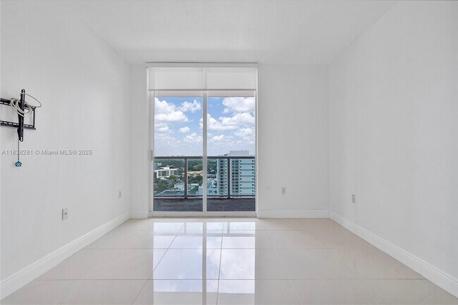 Building Photo - 1250 S Miami Ave