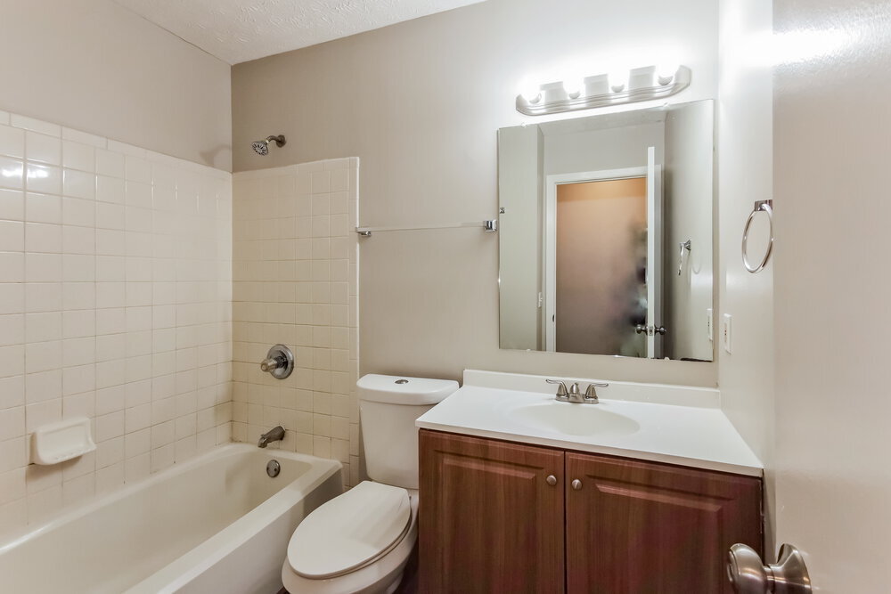 Building Photo - 3255 Bluhm Ct