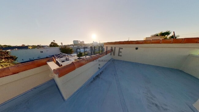 Building Photo - COMING SOON: Beautiful 3BD 3.5BA Townhome ...