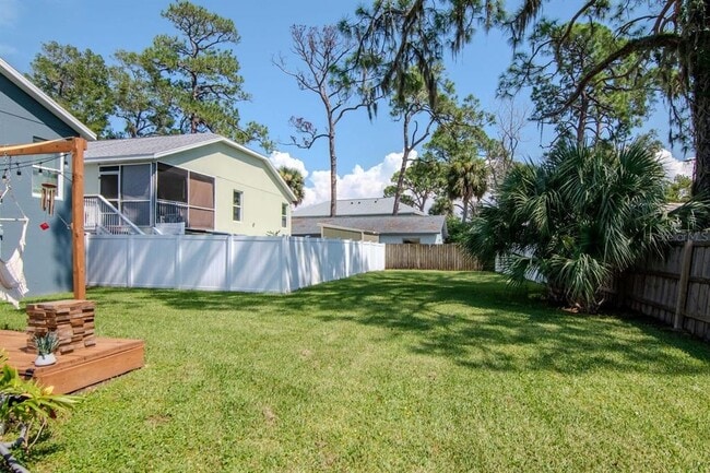 Building Photo - 5352 Cotee River Dr