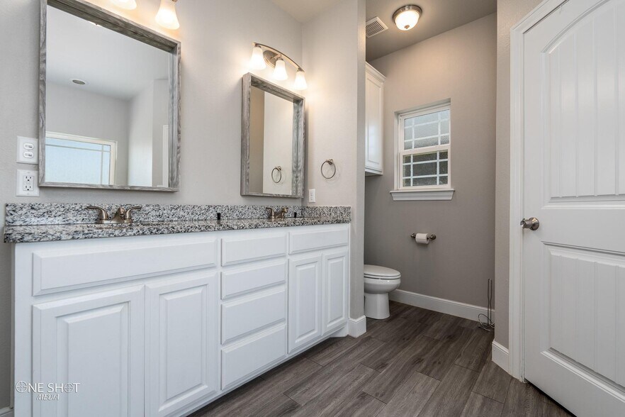 Building Photo - 3018 Oakley