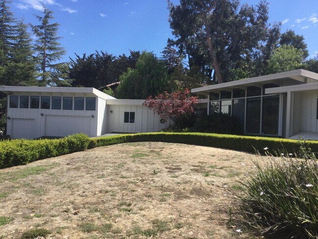 Building Photo - 55 Del Monte Dr