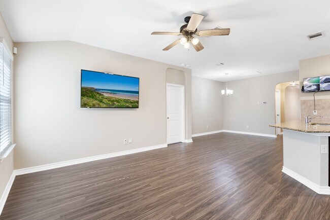 Building Photo - Well-Maintained 3-Bedroom Home – Ideal for Students & Professionals!