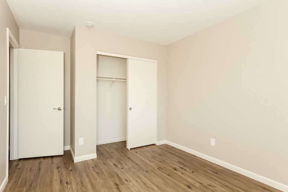 Building Photo - 7631 W Cinnabar Ave