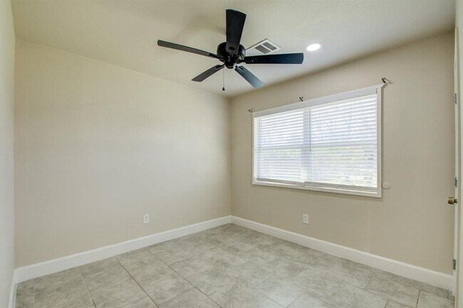 Building Photo - 13502 Townwood Dr