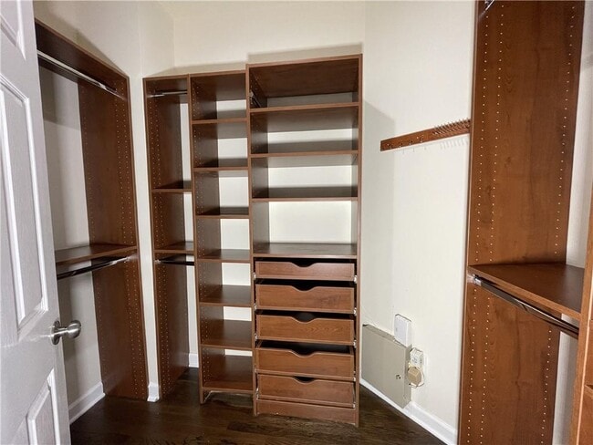 Building Photo - 655 Huntwick Pl