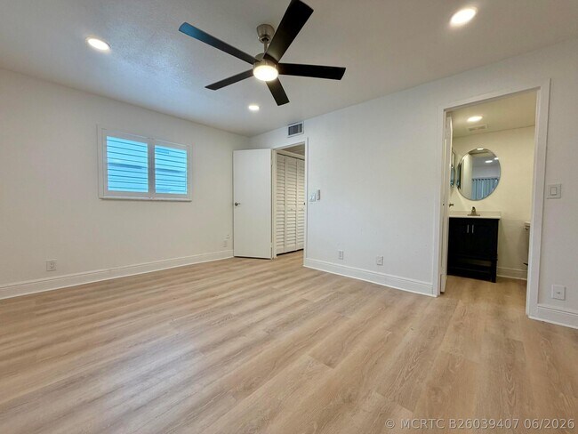 Building Photo - 207 Tuscany Ln