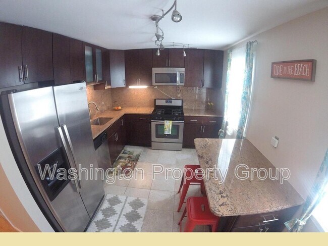 Building Photo - 736 Quince Orchard Blvd
