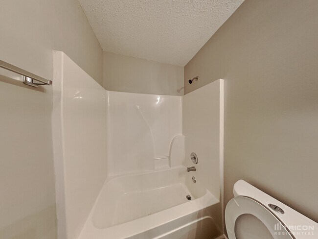 Building Photo - 54 Kim Ct