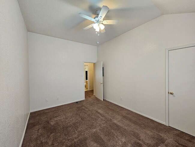 Building Photo - 4501 Deek Dr