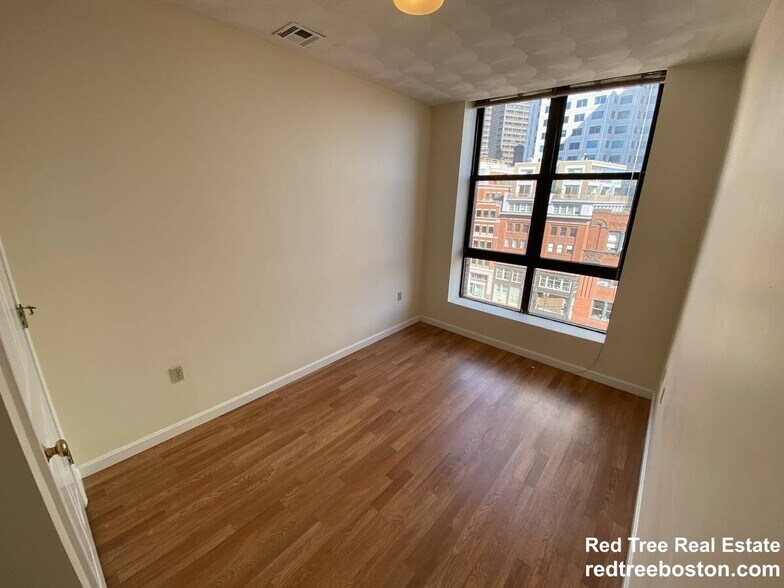 Building Photo - 81 Essex St