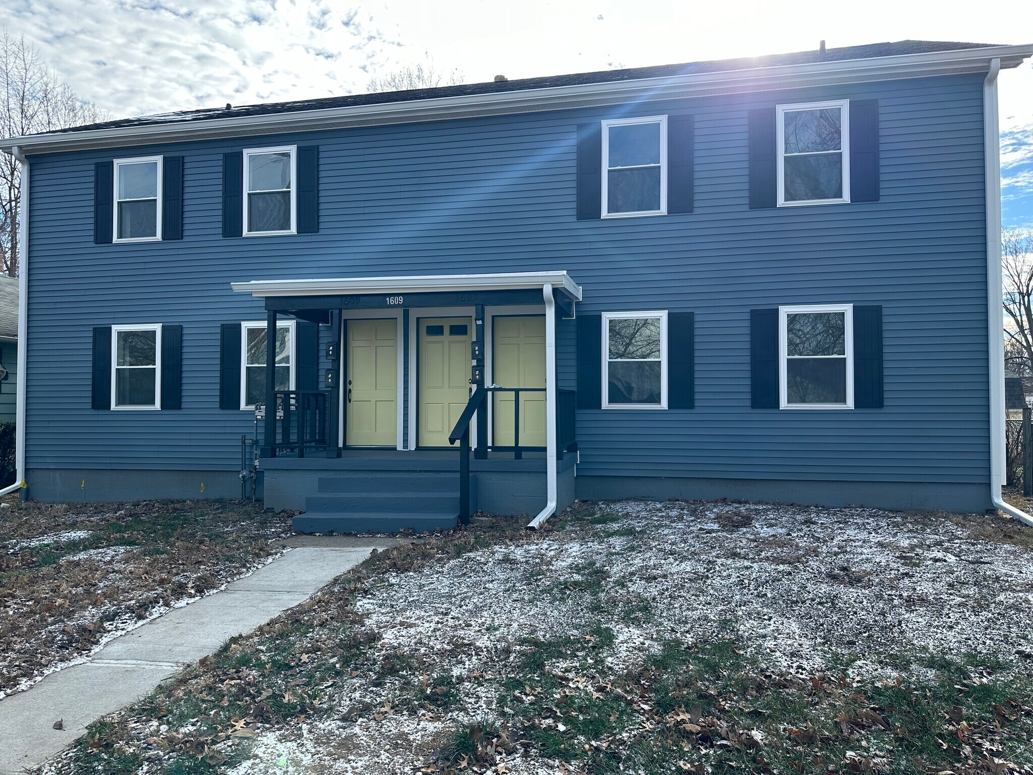 Building Photo - 1609 4th Ave
