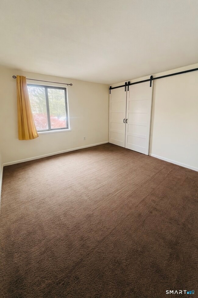 Building Photo - 11 King Arthur Dr