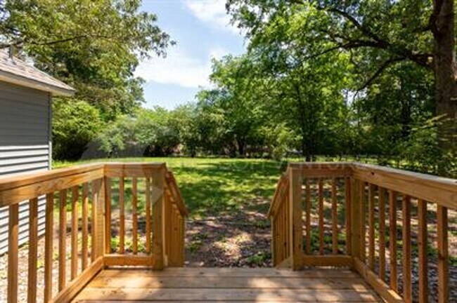 Building Photo - Flexible 3BR/2BA or 2BR + Den Home