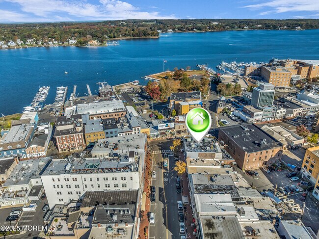 Building Photo - 7 Broad St