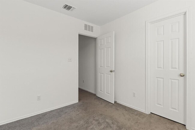 Building Photo - 917 Duskywing Wy