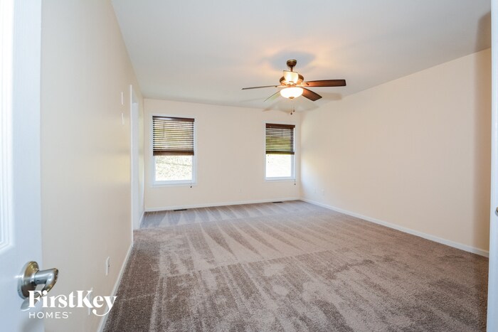 Building Photo - 240 Glen Meadows Ct