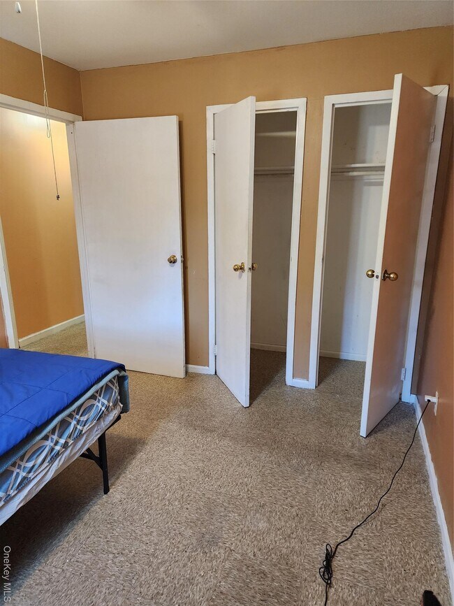 Building Photo - 514 Wales Ave