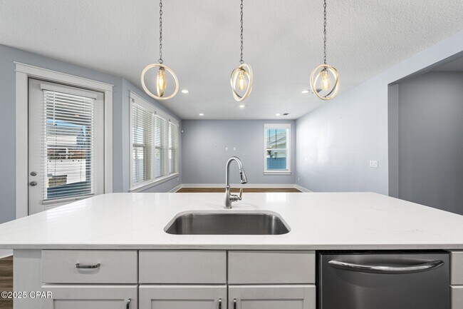 Building Photo - 1301 Savory Ct