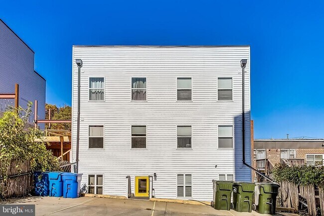Building Photo - 2221 M St NE