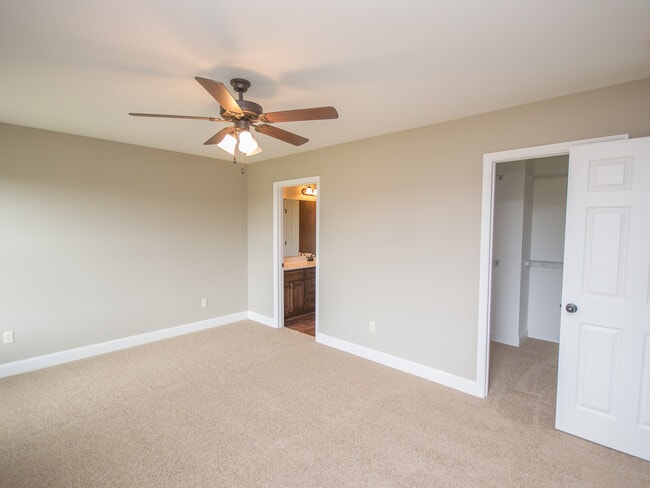 Building Photo - 25260 Everblake Dr