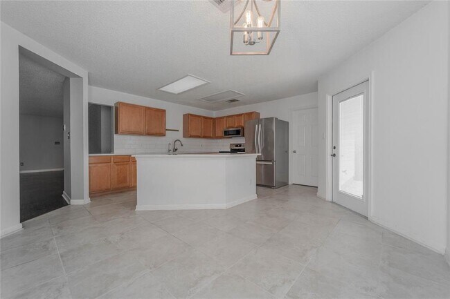 Building Photo - 612 Catumet Dr