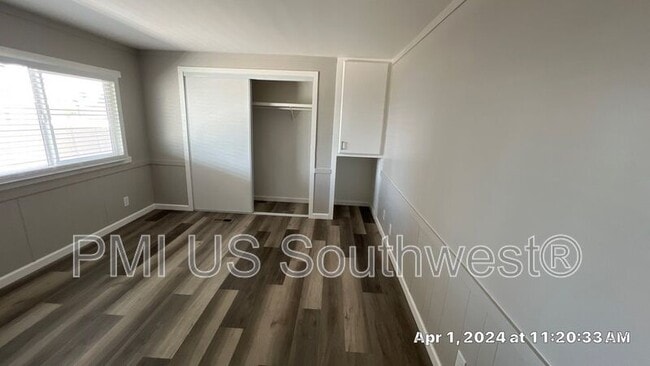 Building Photo - 738 Swan Dr