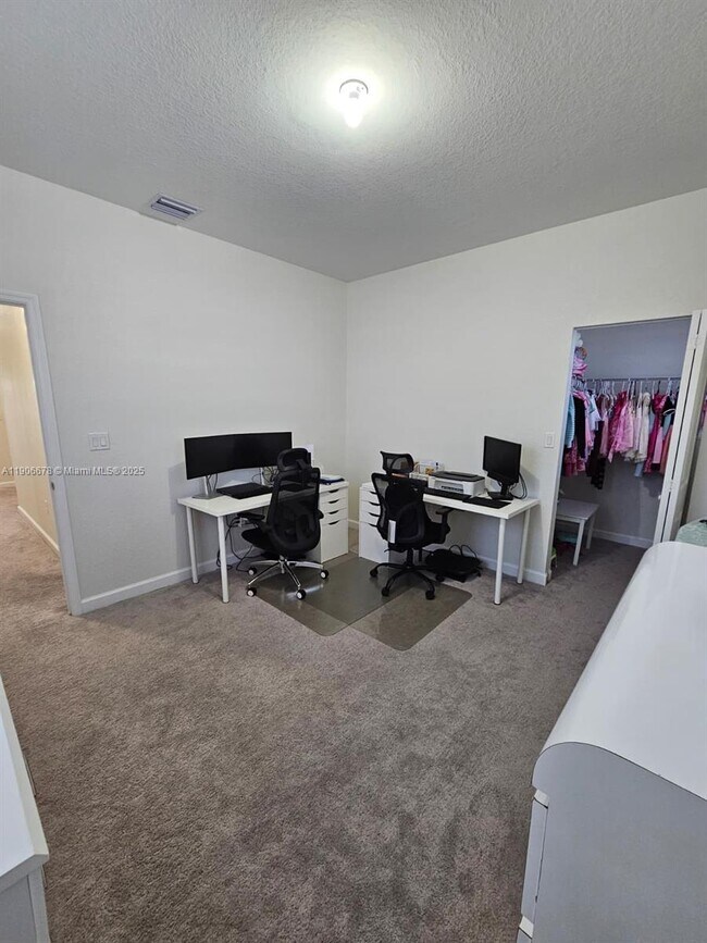 Building Photo - 12736 SW 215th Terrace