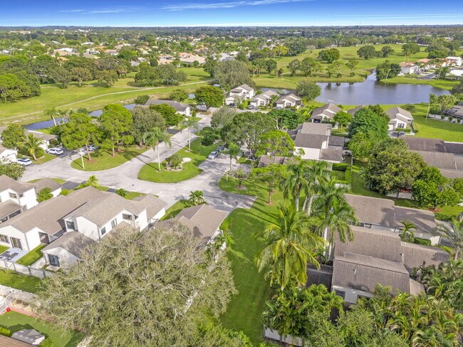 Building Photo - 2474 Bedford Mews Dr