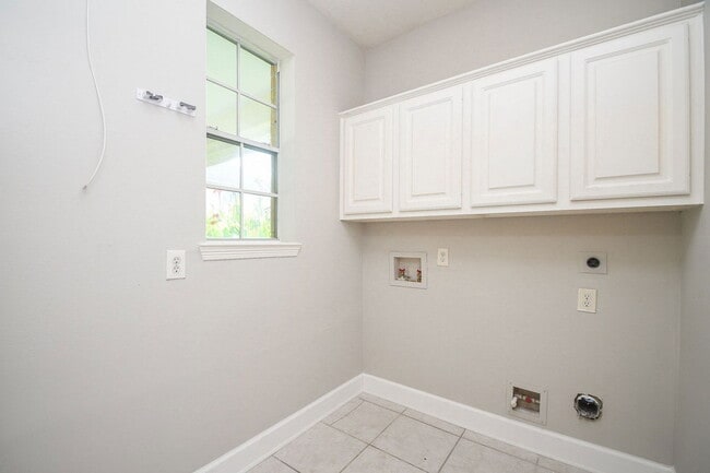Building Photo - 1803 Red Bud Ln