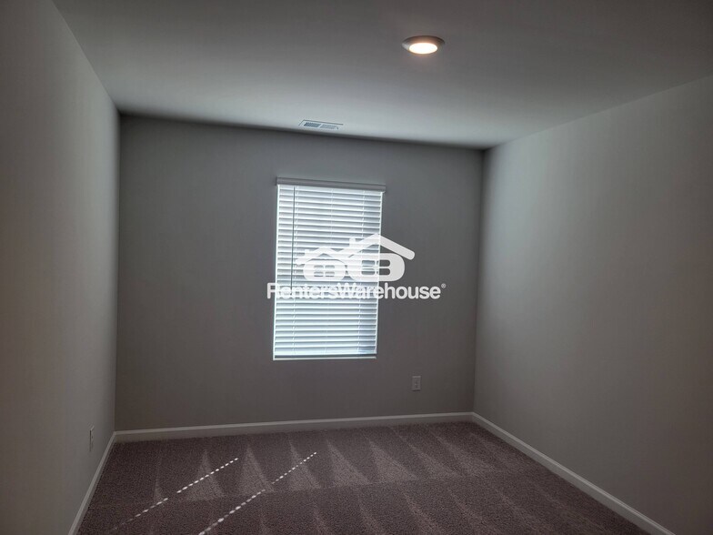 Building Photo - 11677 Mendenhall Ct