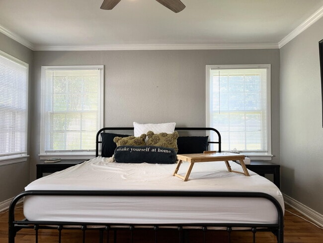 Building Photo - 2611 31st St