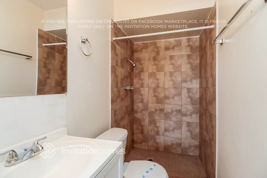 Building Photo - 4824 W Catalina Dr