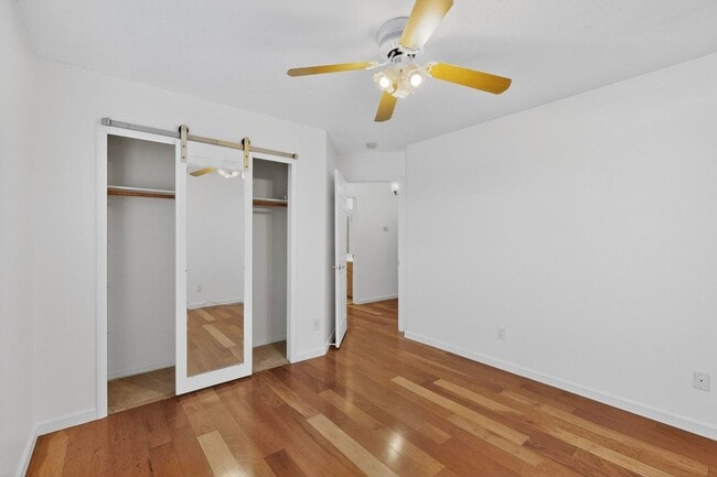 Building Photo - FOUR HILLS Executive Rental 4/5 BD 4/BA