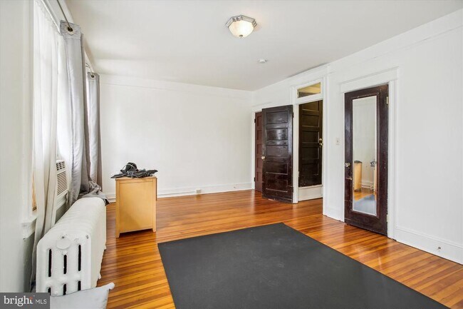 Building Photo - 1407 Shepherd St NW