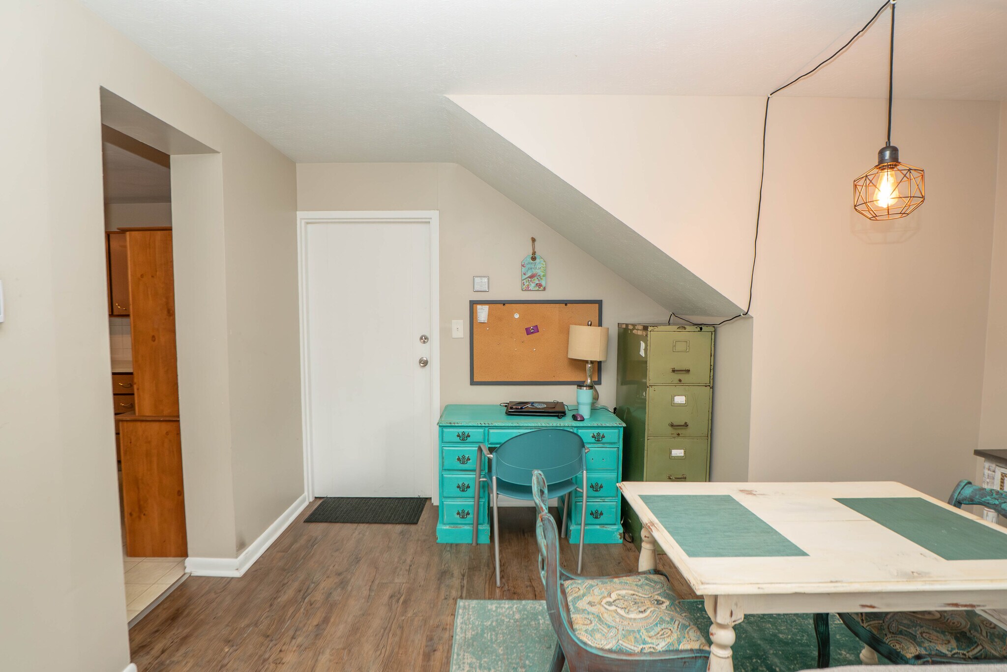 Building Photo - 1753 Cromwell Dr