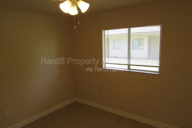 Building Photo - 465 Figuera Ave