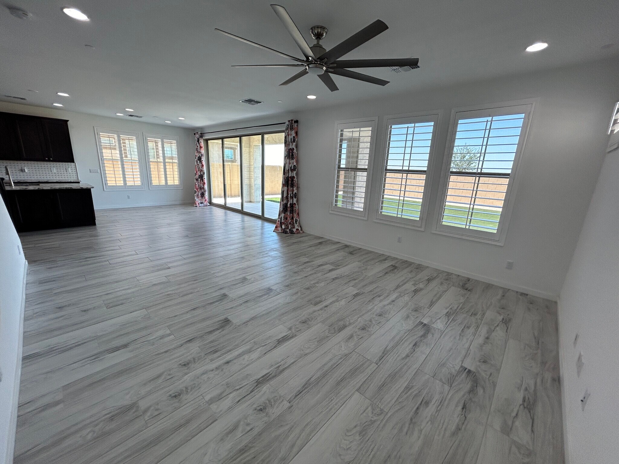 Building Photo - 4146 S Columbus Dr
