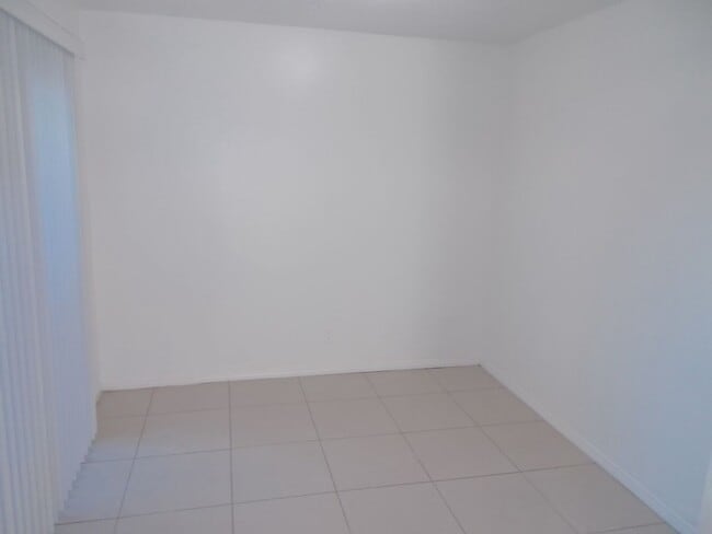 Building Photo - Charming 2-Story 3 Bedroom Townhome