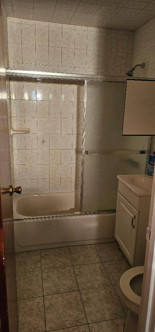 Building Photo - 646 Armstrong Ave